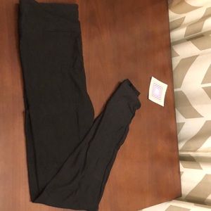 NWT Lularoe Black Leggings OS